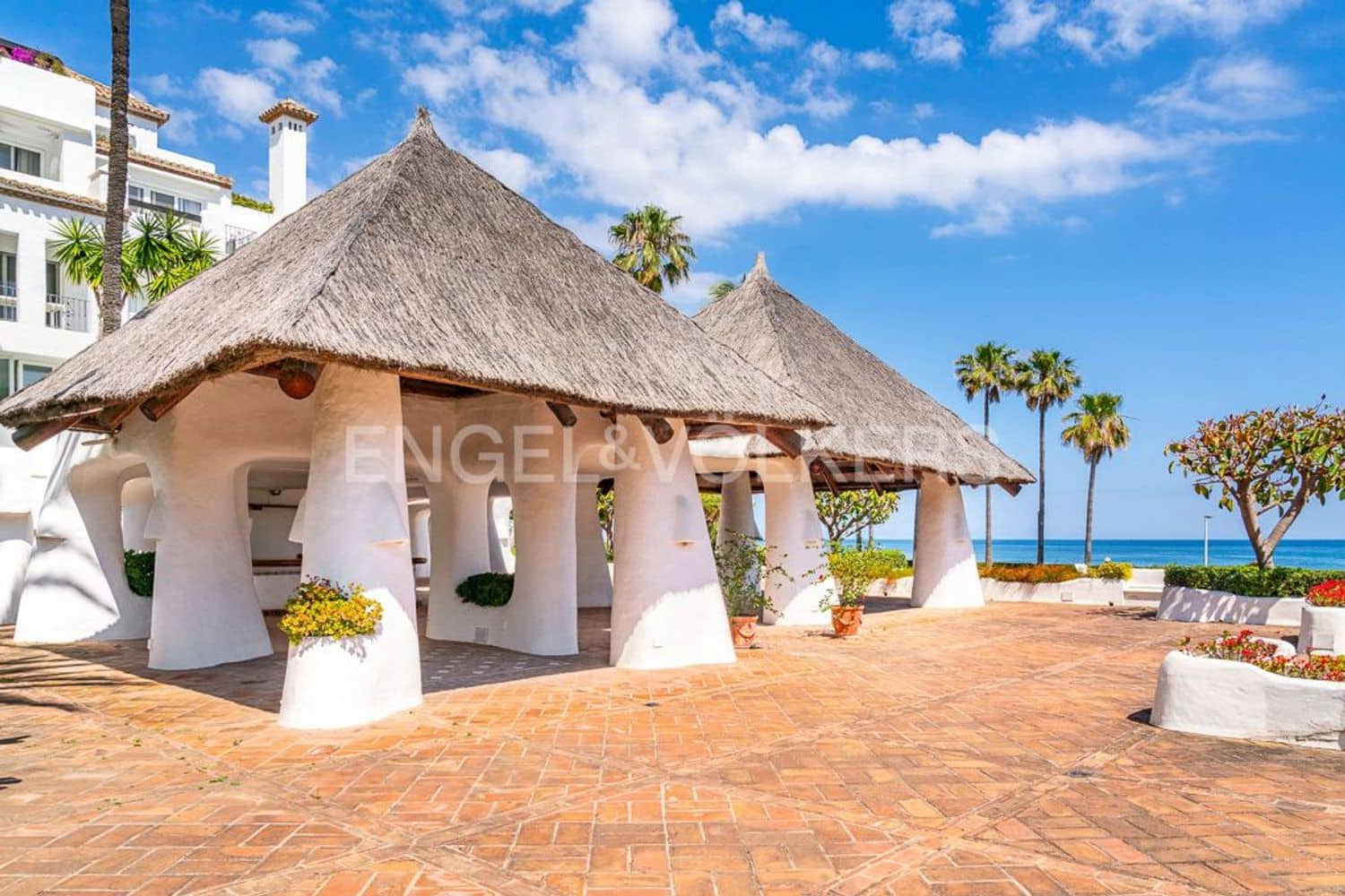 Apartamento de 2 habitaciones en New Golden Mile en venta con piscina garaje - 1.140.000 € (Ref: 9733496)