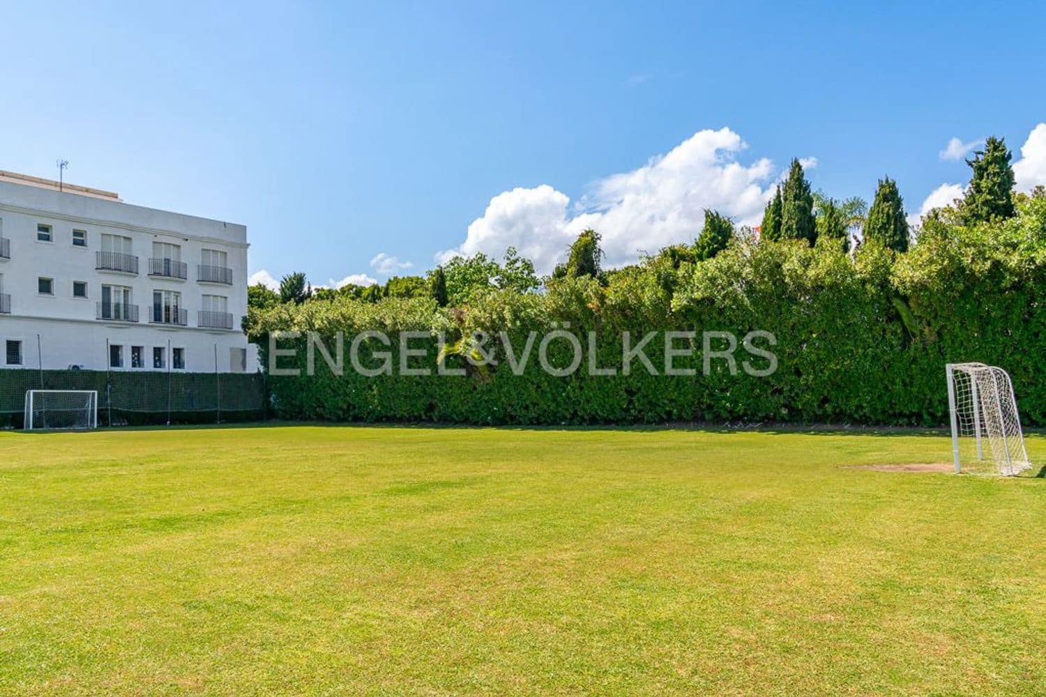 Apartamento de 2 habitaciones en New Golden Mile en venta con piscina garaje - 1.140.000 € (Ref: 9733496)