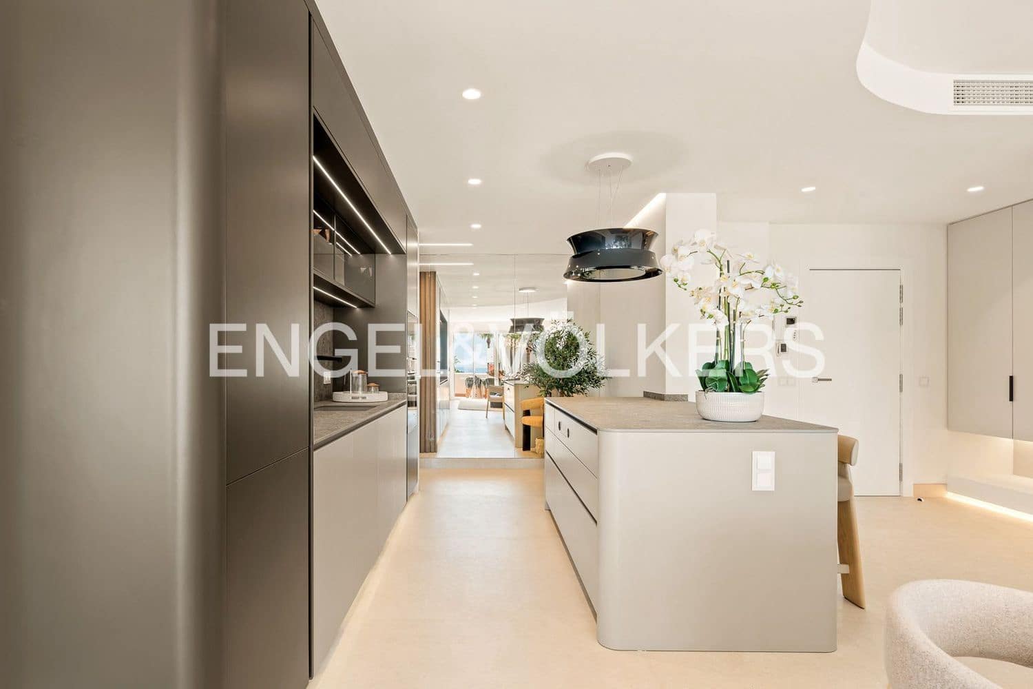 3 slaapkamer Appartement te koop in Estepona met zwembad garage - € 2.695.000 (Ref: 9733497)