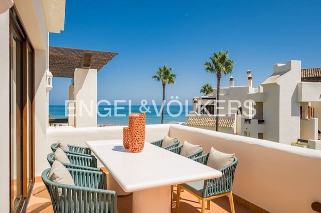Apartamento de 3 habitaciones en El Velerín, Estepona en venta con piscina garaje - 2.695.000 € (Ref: 9733497)