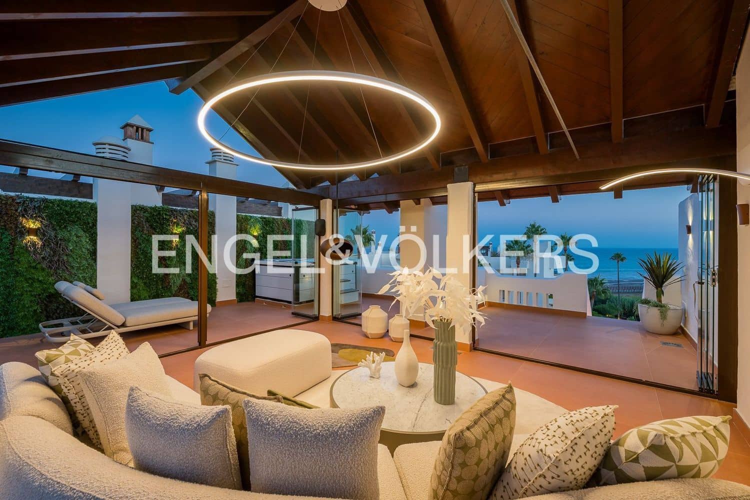3 slaapkamer Appartement te koop in Estepona met zwembad garage - € 2.695.000 (Ref: 9733497)