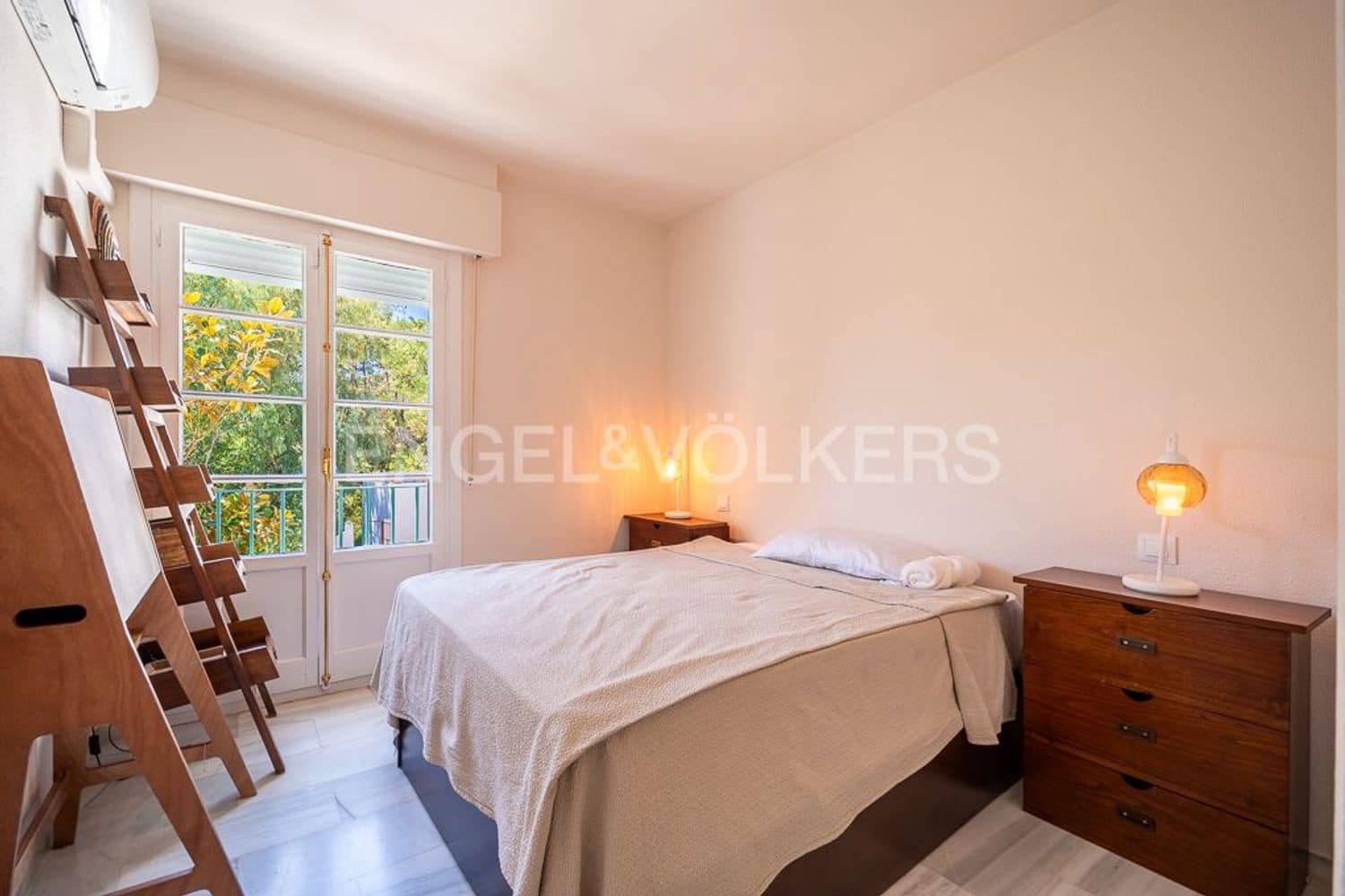 2 makuuhuone Omakotitalo myytävänä paikassa Estepona mukana uima-altaan 
autotalli - 349 000 € (Ref: 9733499)