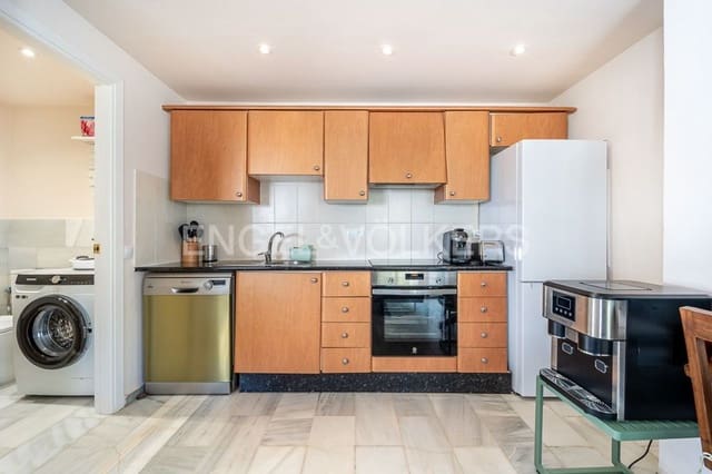 2 makuuhuone Omakotitalo myytävänä paikassa Altos de Estepona, Estepona mukana uima-altaan 
autotalli - 349 000 € (Ref: 9733499)