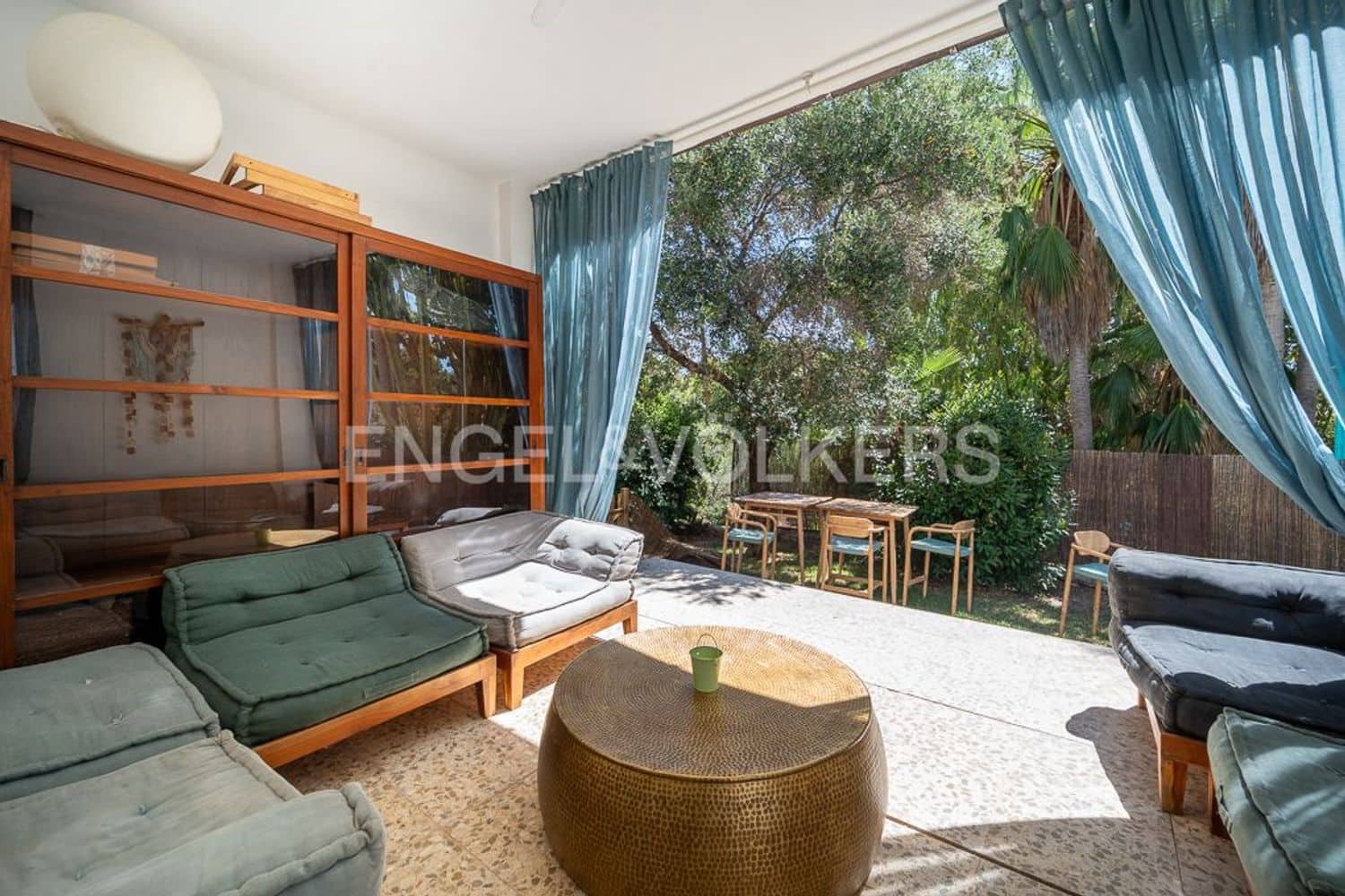 2 makuuhuone Omakotitalo myytävänä paikassa Estepona mukana uima-altaan 
autotalli - 349 000 € (Ref: 9733499)