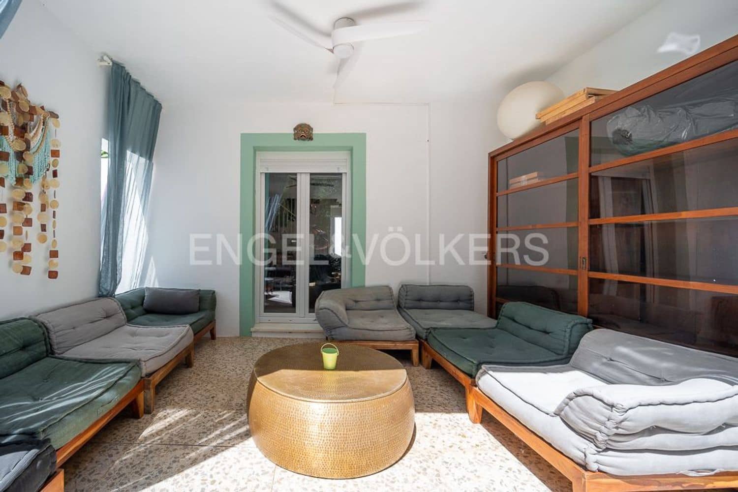 2 makuuhuone Omakotitalo myytävänä paikassa Estepona mukana uima-altaan 
autotalli - 349 000 € (Ref: 9733499)