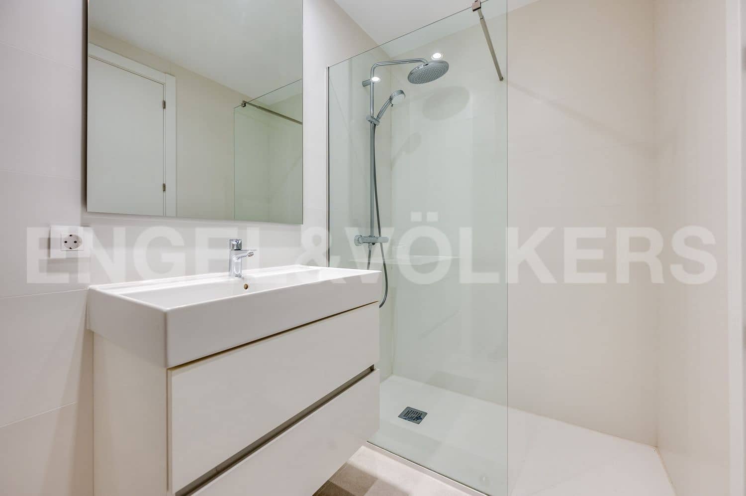 3 slaapkamer Appartement te koop in Estepona met zwembad garage - € 760.000 (Ref: 9733500)