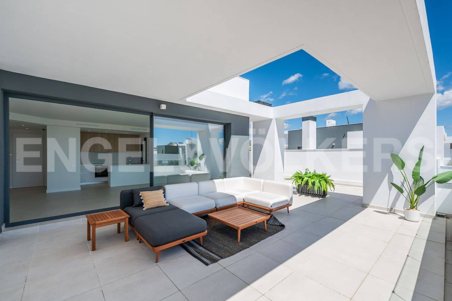 3 slaapkamer Appartement te koop in Estepona met zwembad garage - € 760.000 (Ref: 9733500)