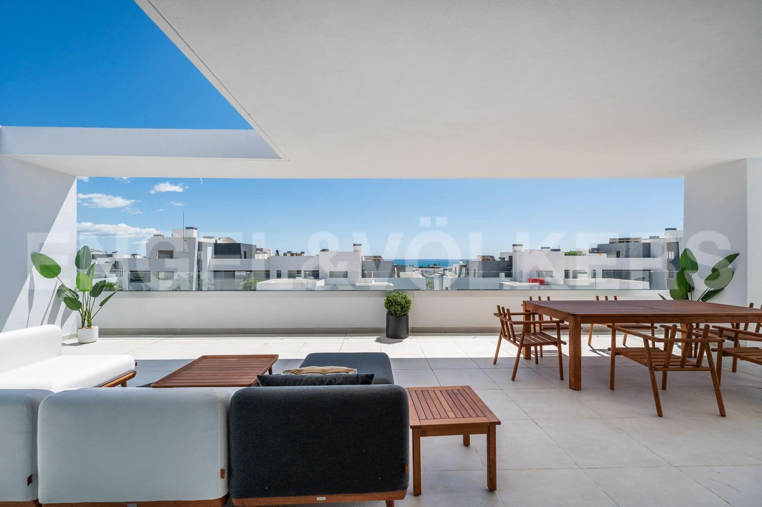 3 slaapkamer Appartement te koop in Estepona met zwembad garage - € 760.000 (Ref: 9733500)