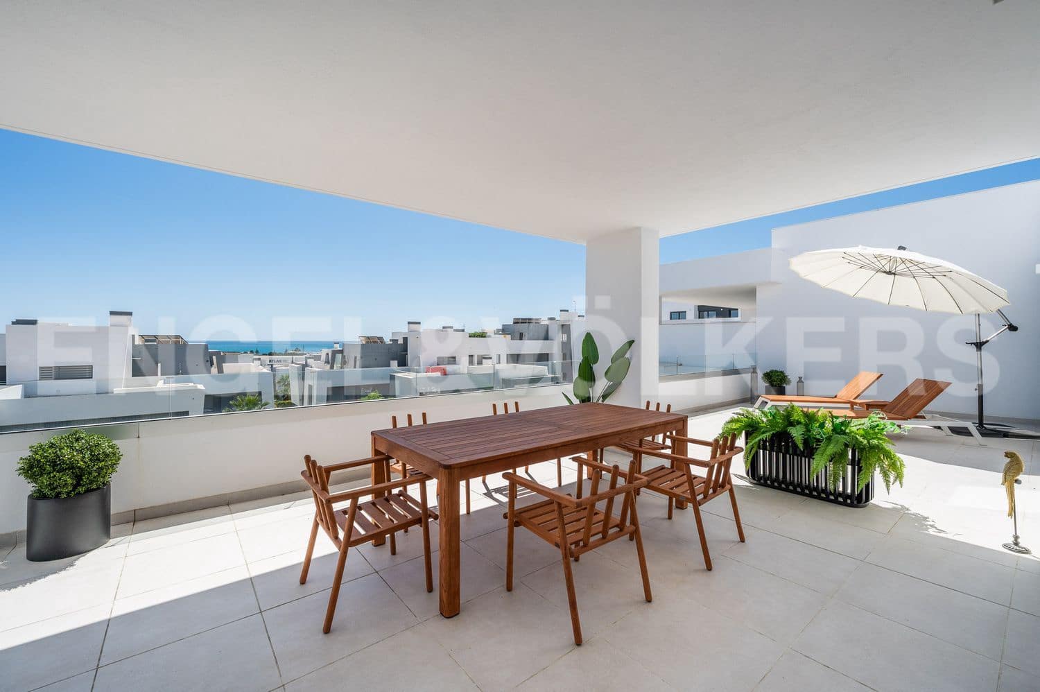 3 slaapkamer Appartement te koop in Estepona met zwembad garage - € 760.000 (Ref: 9733500)