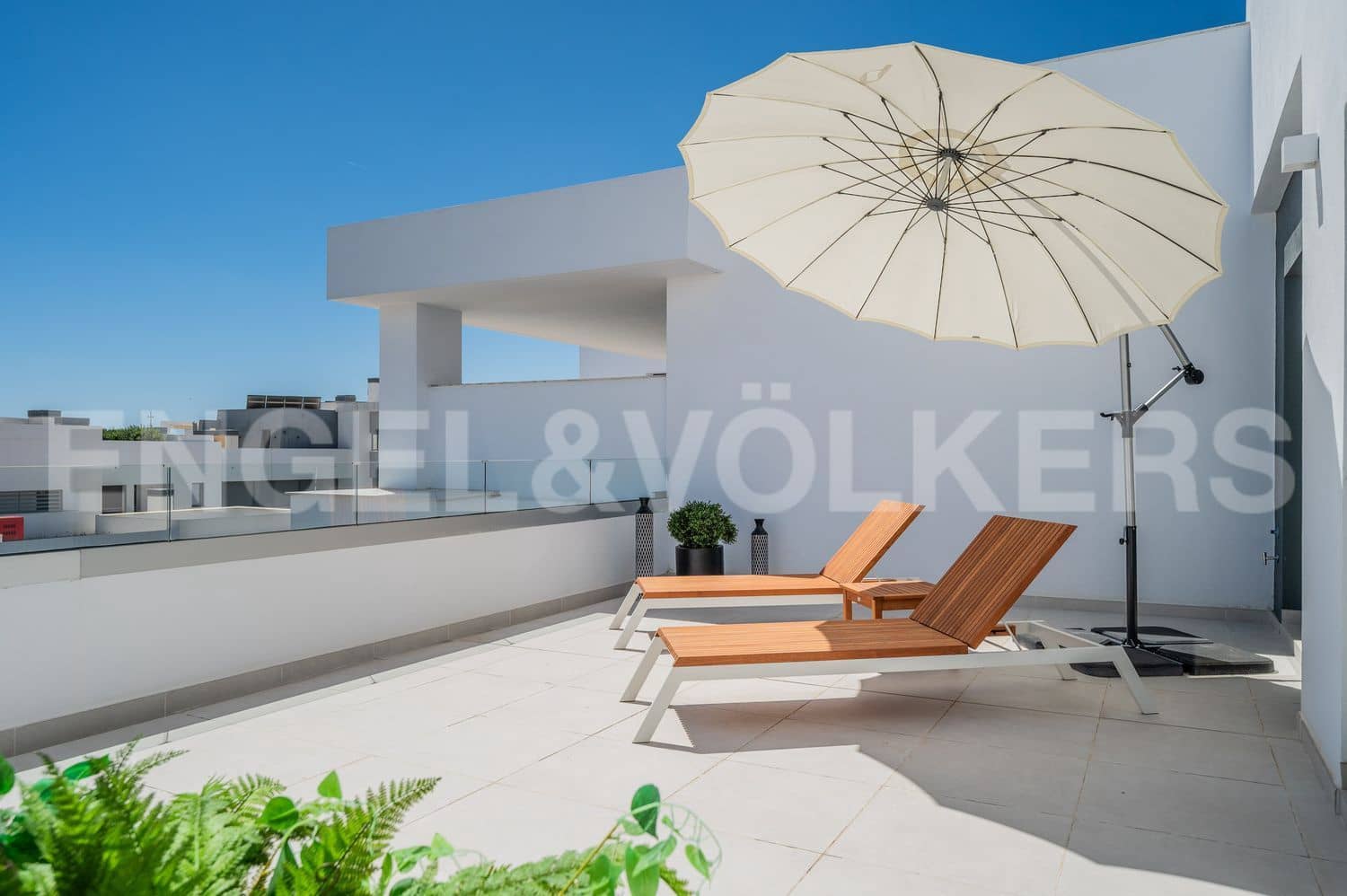 3 slaapkamer Appartement te koop in Estepona met zwembad garage - € 760.000 (Ref: 9733500)