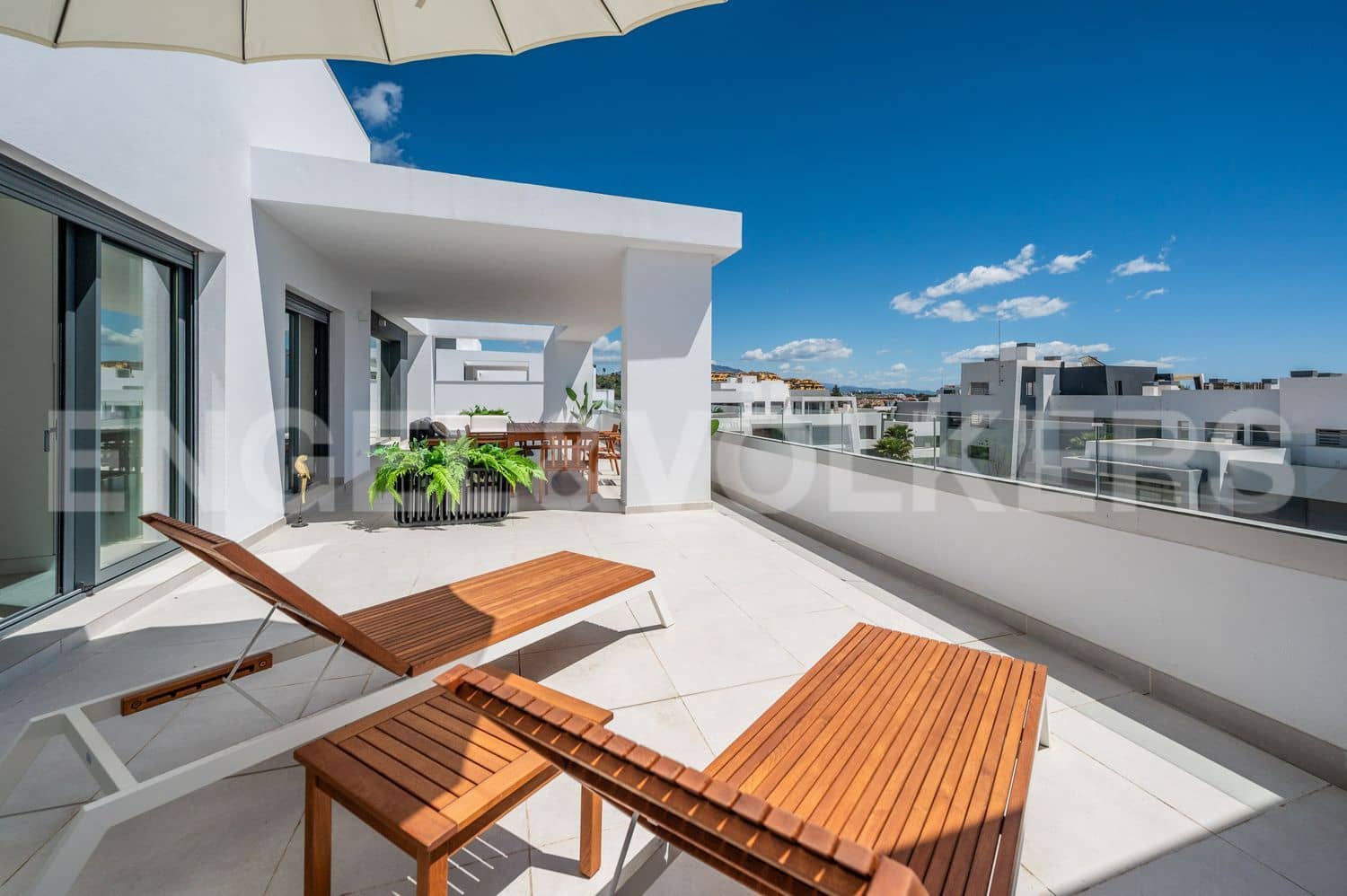 3 slaapkamer Appartement te koop in Estepona met zwembad garage - € 760.000 (Ref: 9733500)