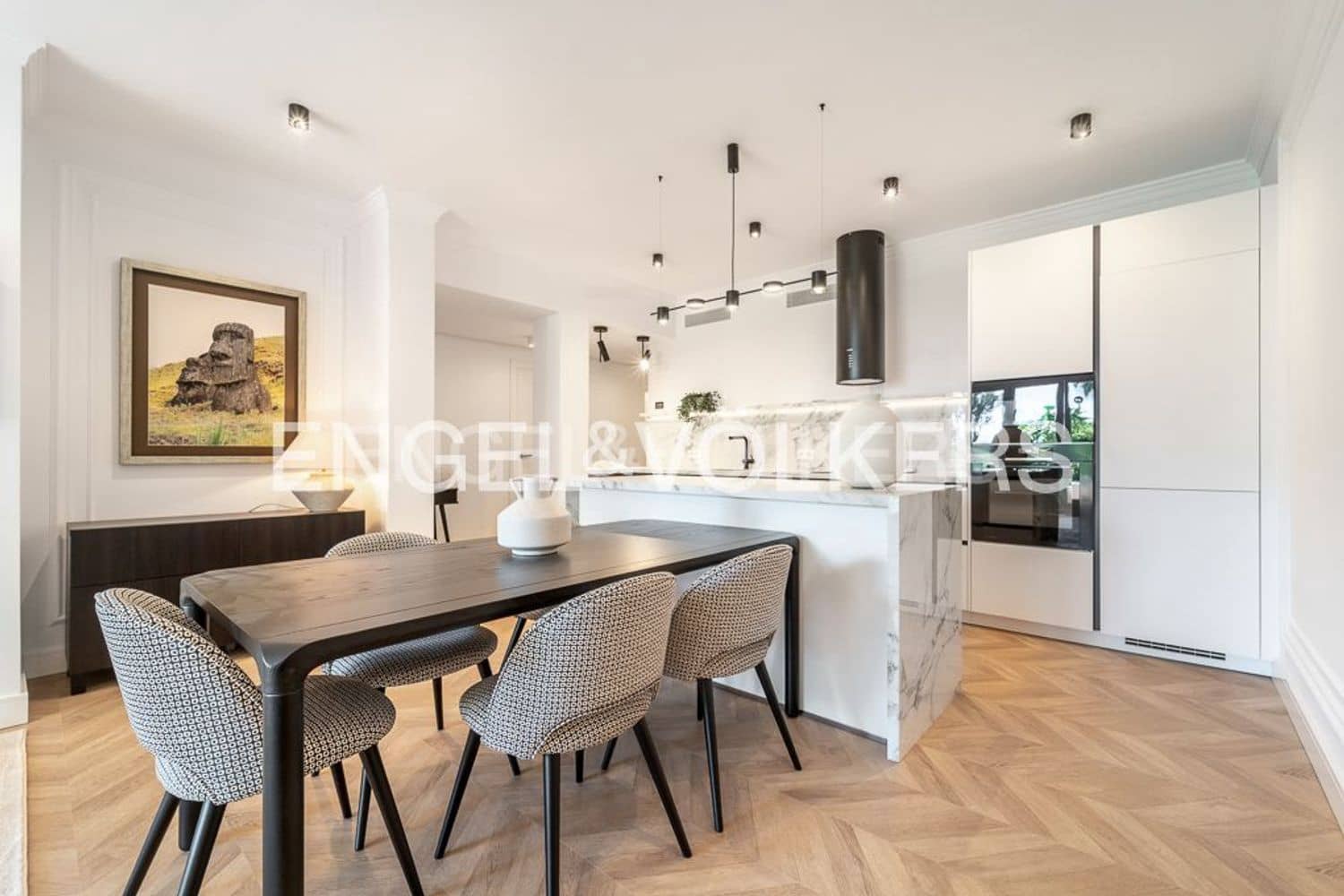 3 quarto Apartamento para venda em Estepona com piscina garagem - 1 050 000 € (Ref: 9733501)