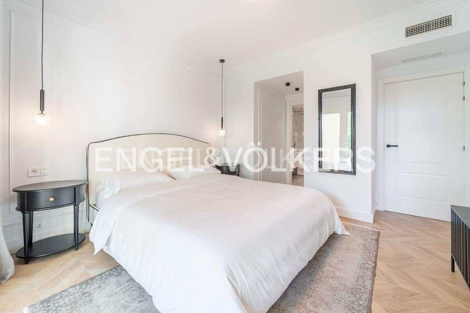 3 quarto Apartamento para venda em Estepona com piscina garagem - 1 050 000 € (Ref: 9733501)