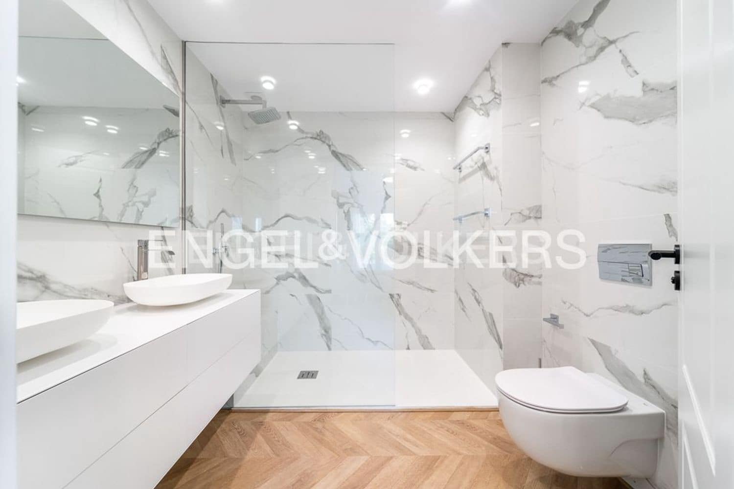 3 quarto Apartamento para venda em Estepona com piscina garagem - 1 050 000 € (Ref: 9733501)