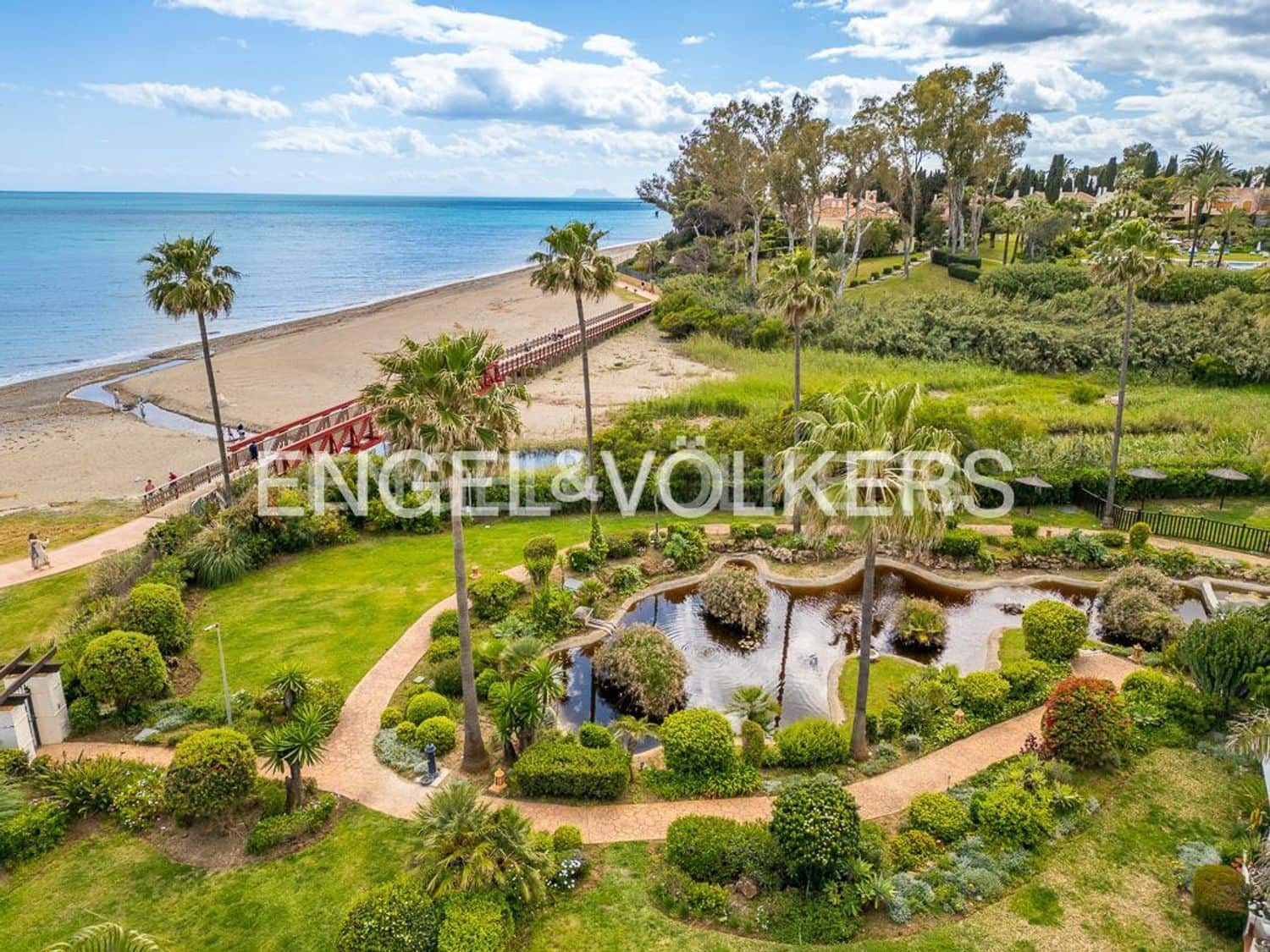 3 quarto Apartamento para venda em Estepona com piscina garagem - 1 050 000 € (Ref: 9733501)