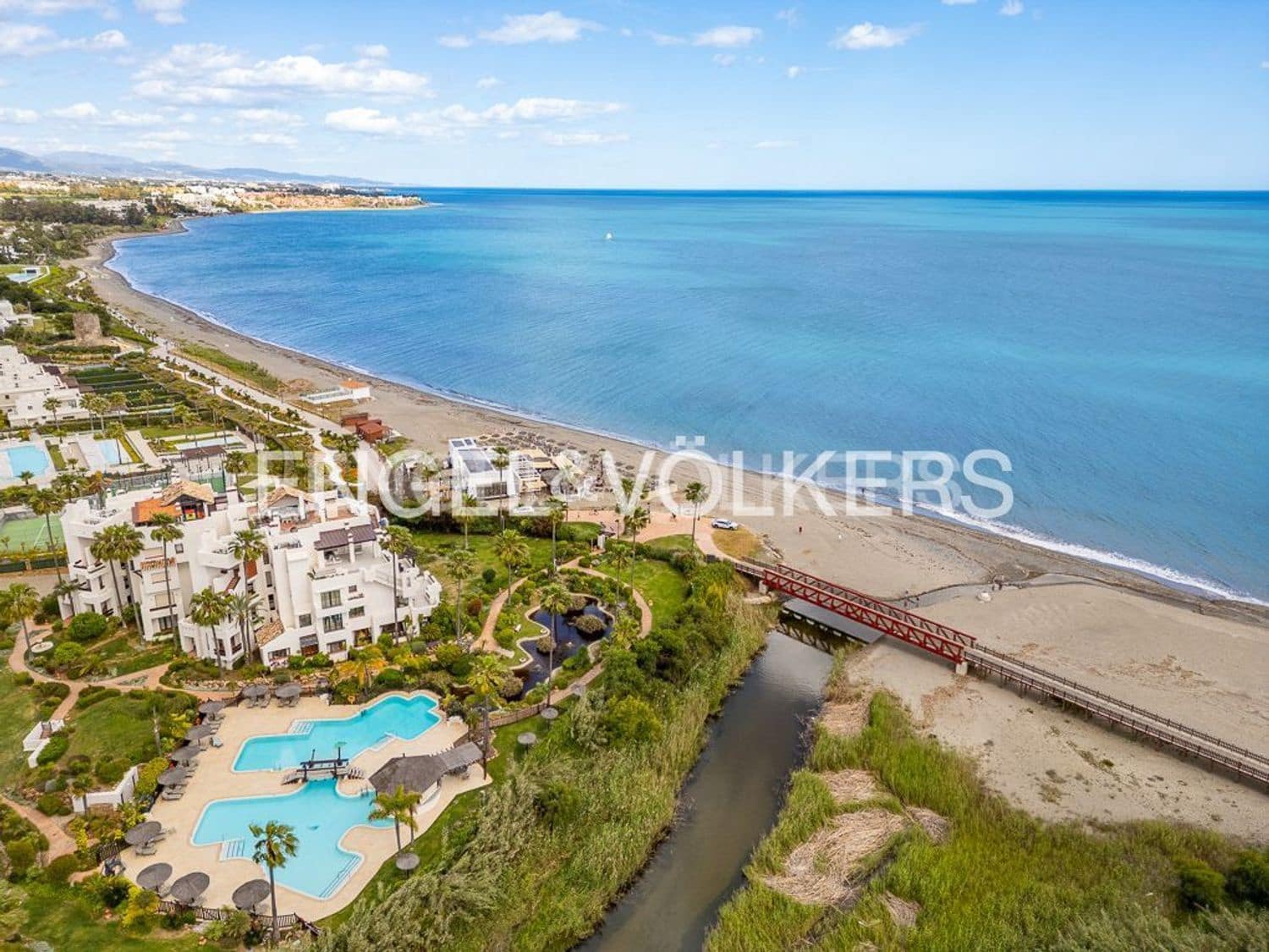 3 quarto Apartamento para venda em Estepona com piscina garagem - 1 050 000 € (Ref: 9733501)