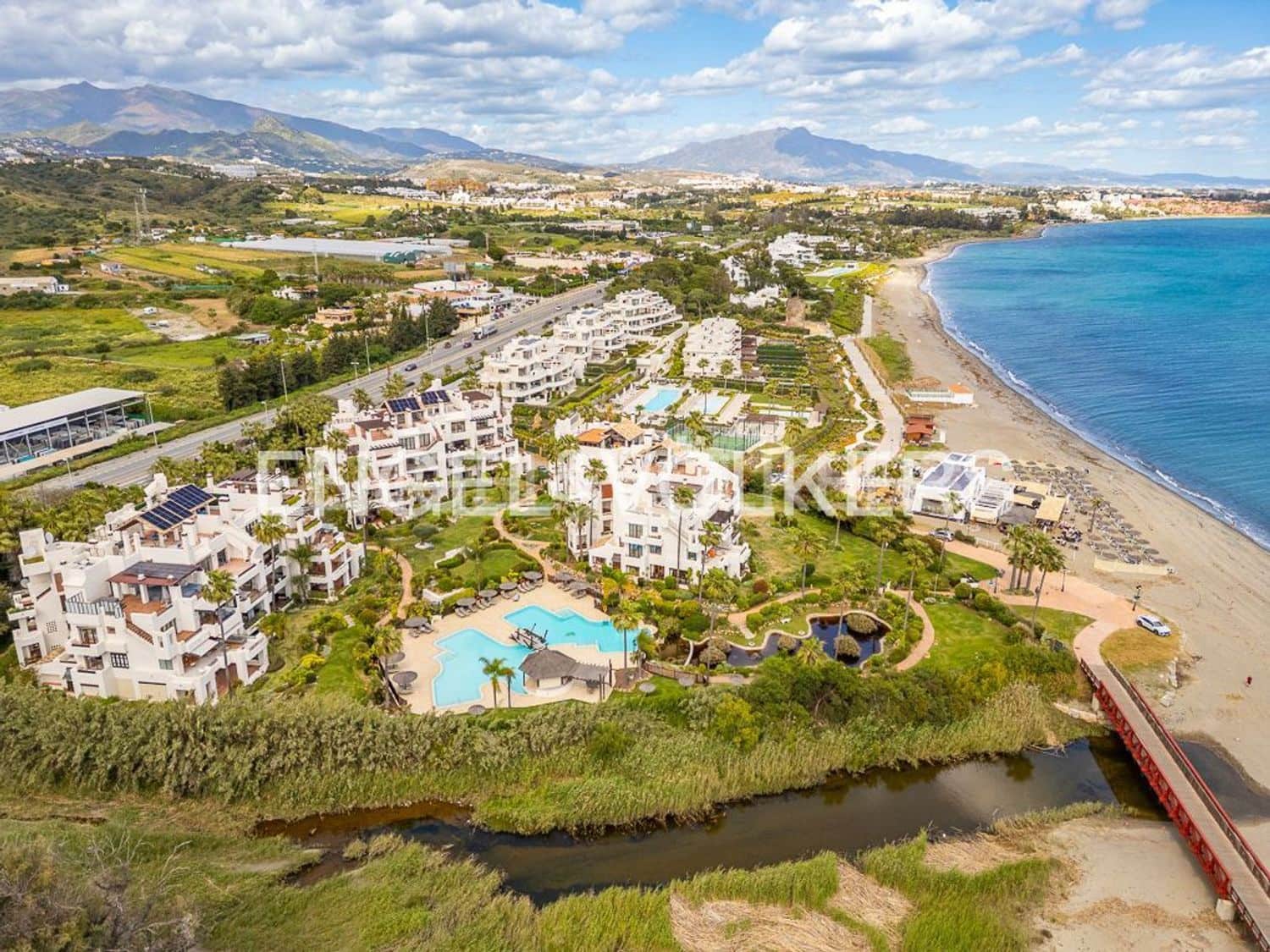 3 quarto Apartamento para venda em Estepona com piscina garagem - 1 050 000 € (Ref: 9733501)