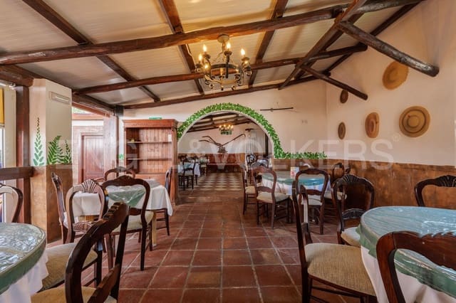 Landgrundstück zu verkaufen in La Concha - Resina Golf, Estepona - 1.800.000 € (Ref: 9733502)