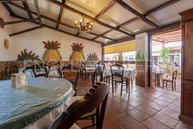 Landgrundstück zu verkaufen in La Concha - Resina Golf, Estepona - 1.800.000 € (Ref: 9733502)