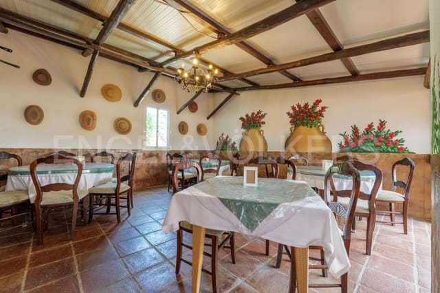 Landgrundstück zu verkaufen in La Concha - Resina Golf, Estepona - 1.800.000 € (Ref: 9733502)