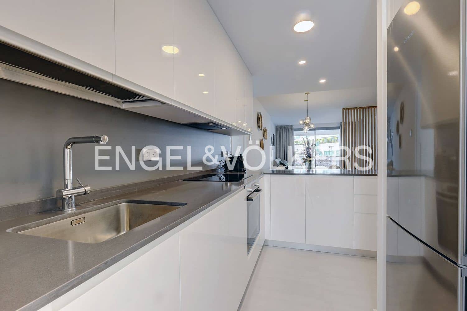 2 bedroom Apartment for sale in New Golden Mile with pool garage - € 434,500 (Ref: 9733505)