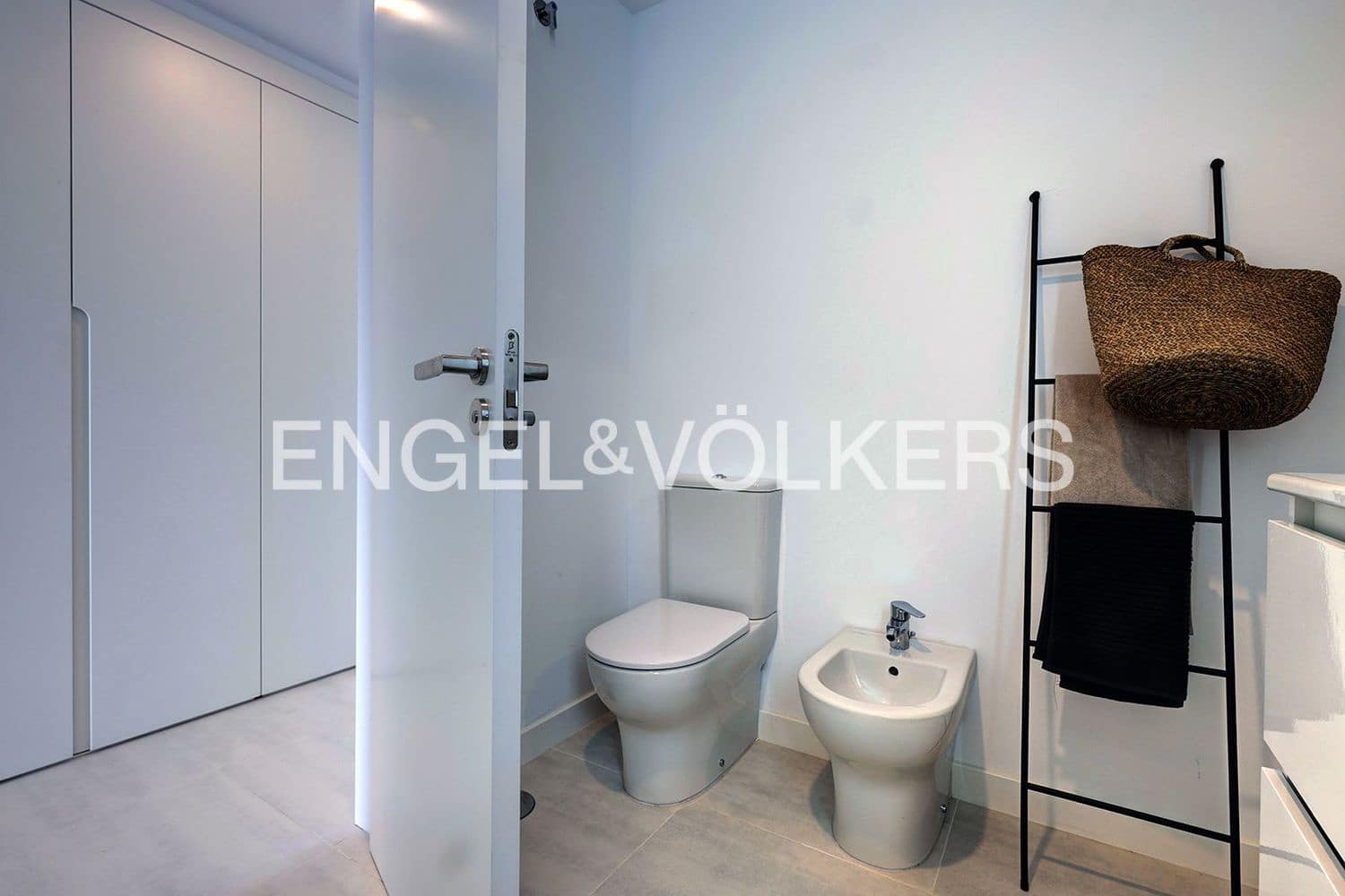 2 bedroom Apartment for sale in New Golden Mile with pool garage - € 434,500 (Ref: 9733505)