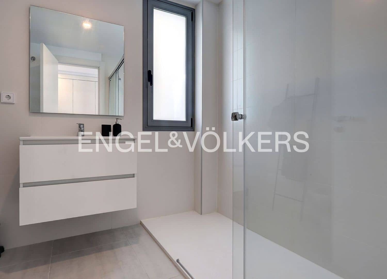 2 bedroom Apartment for sale in New Golden Mile with pool garage - € 434,500 (Ref: 9733505)