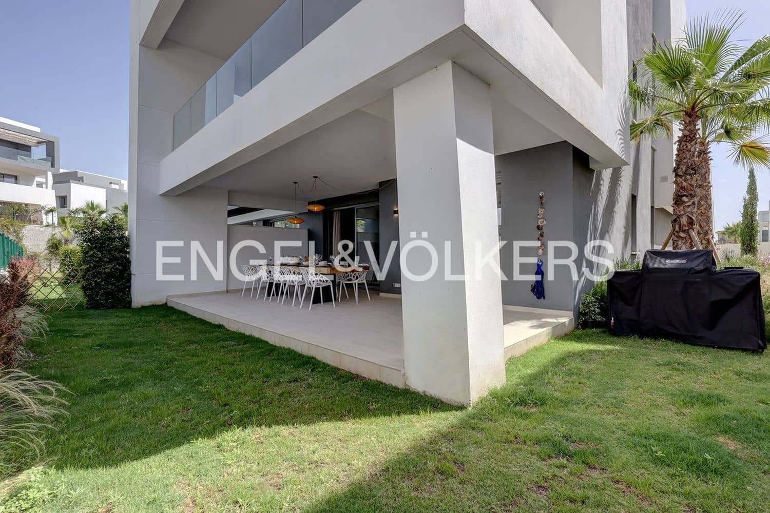 2 bedroom Apartment for sale in New Golden Mile with pool garage - € 434,500 (Ref: 9733505)