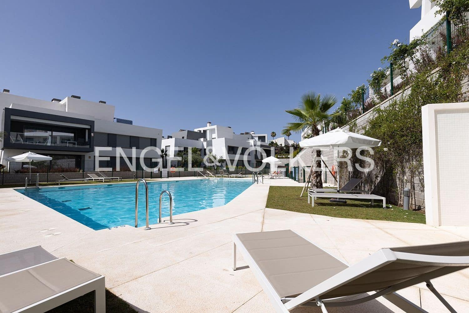 2 bedroom Apartment for sale in New Golden Mile with pool garage - € 434,500 (Ref: 9733505)