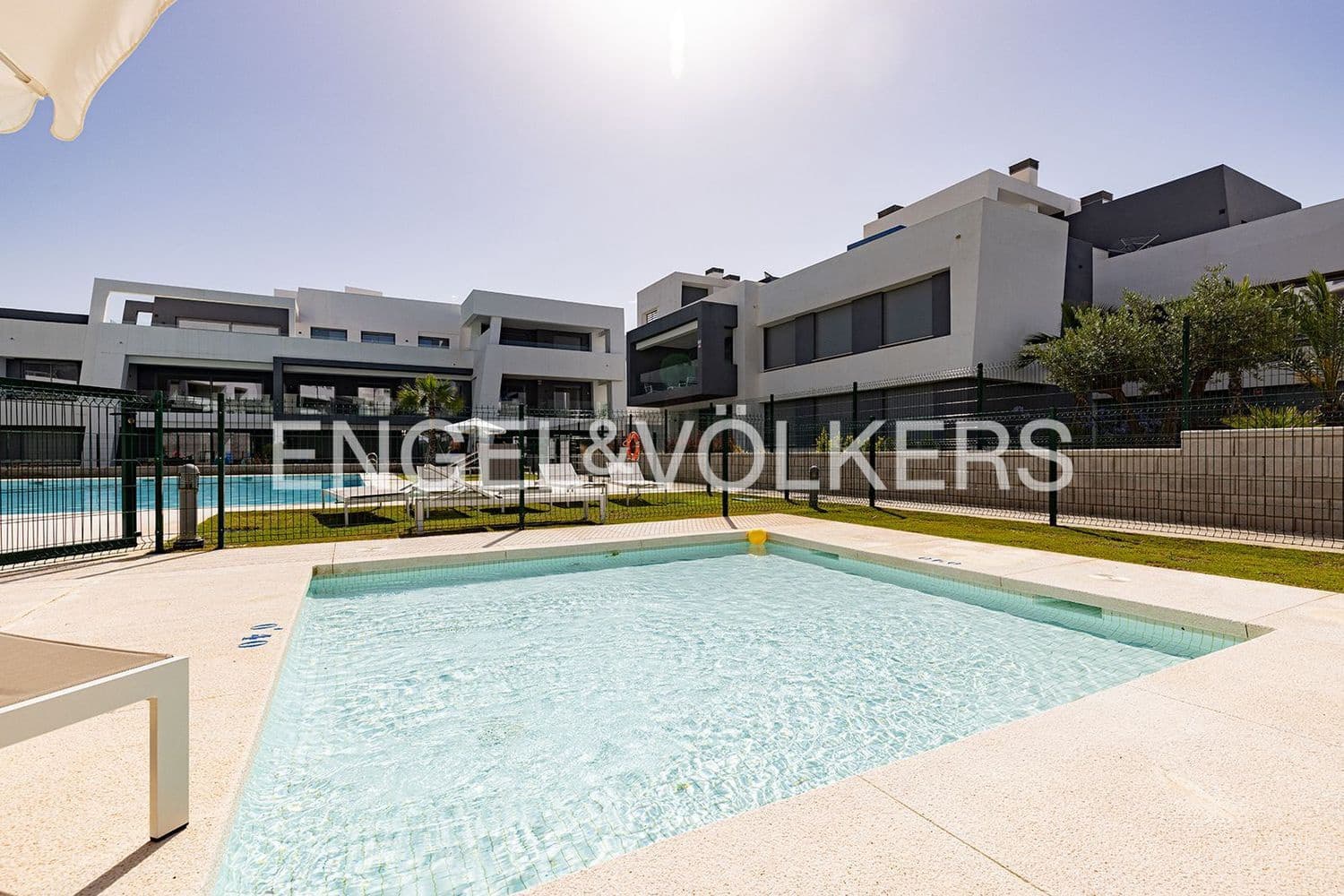 2 bedroom Apartment for sale in New Golden Mile with pool garage - € 434,500 (Ref: 9733505)