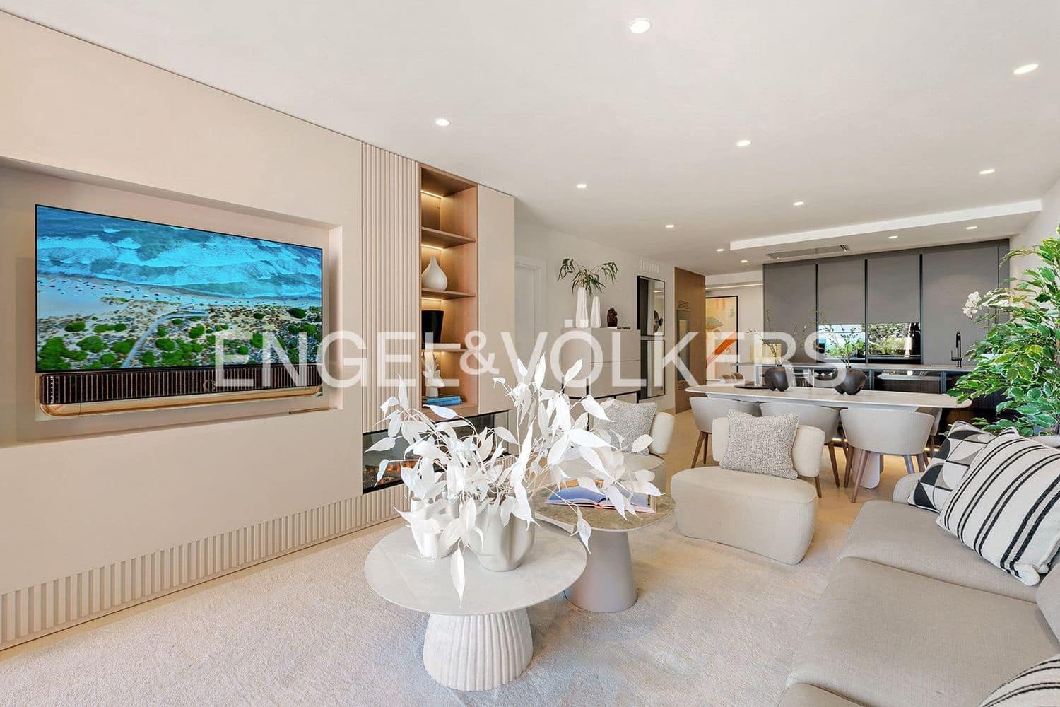 3 bedroom Apartment for sale in Guadalmansa with pool garage - € 2,350,000 (Ref: 9733506)