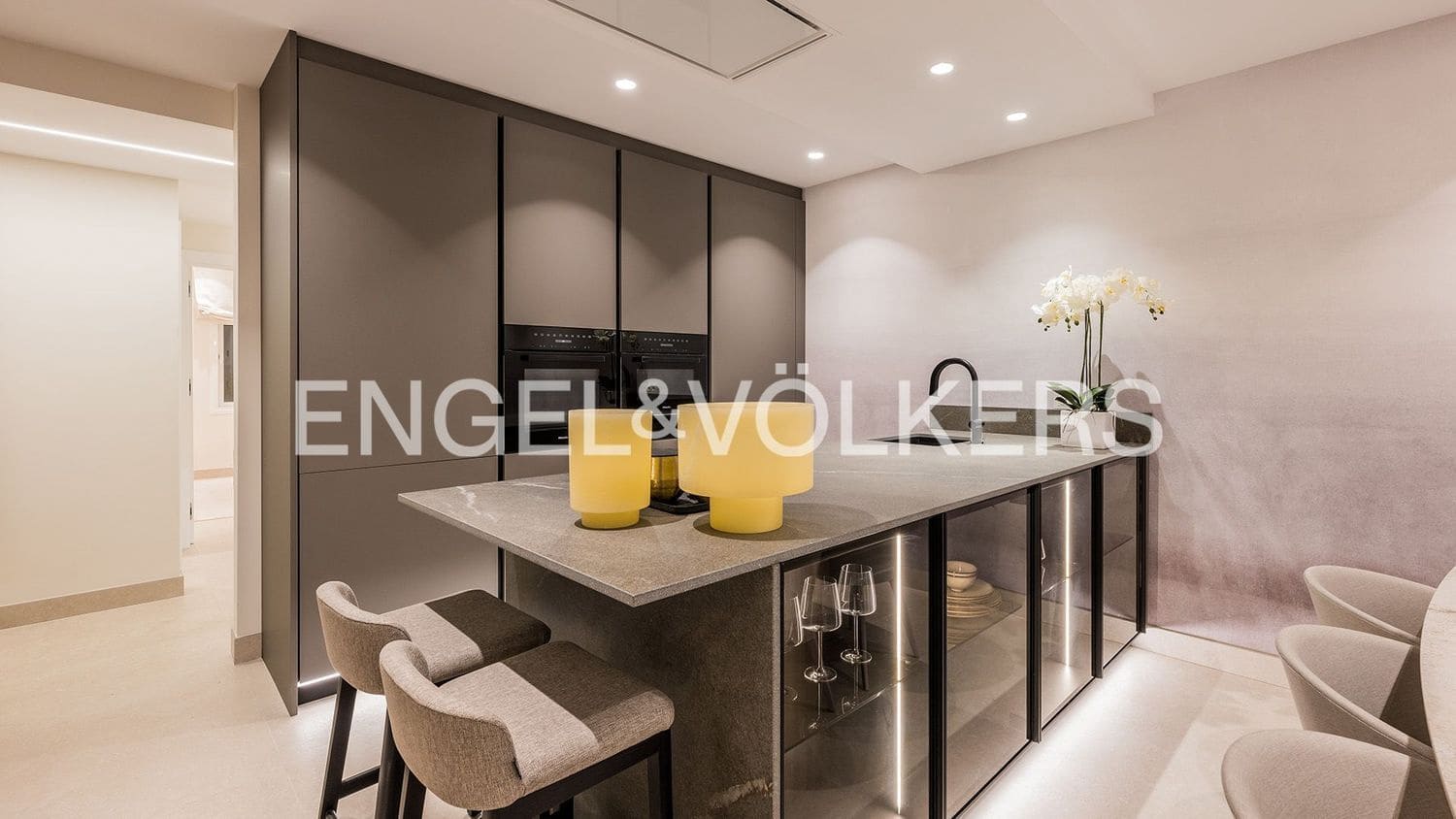 3 bedroom Apartment for sale in Guadalmansa with pool garage - € 2,350,000 (Ref: 9733506)