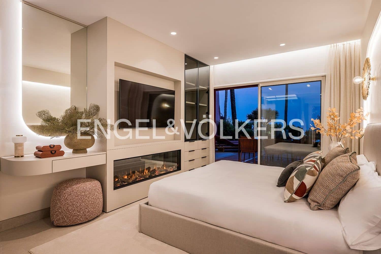 3 bedroom Apartment for sale in Guadalmansa with pool garage - € 2,350,000 (Ref: 9733506)