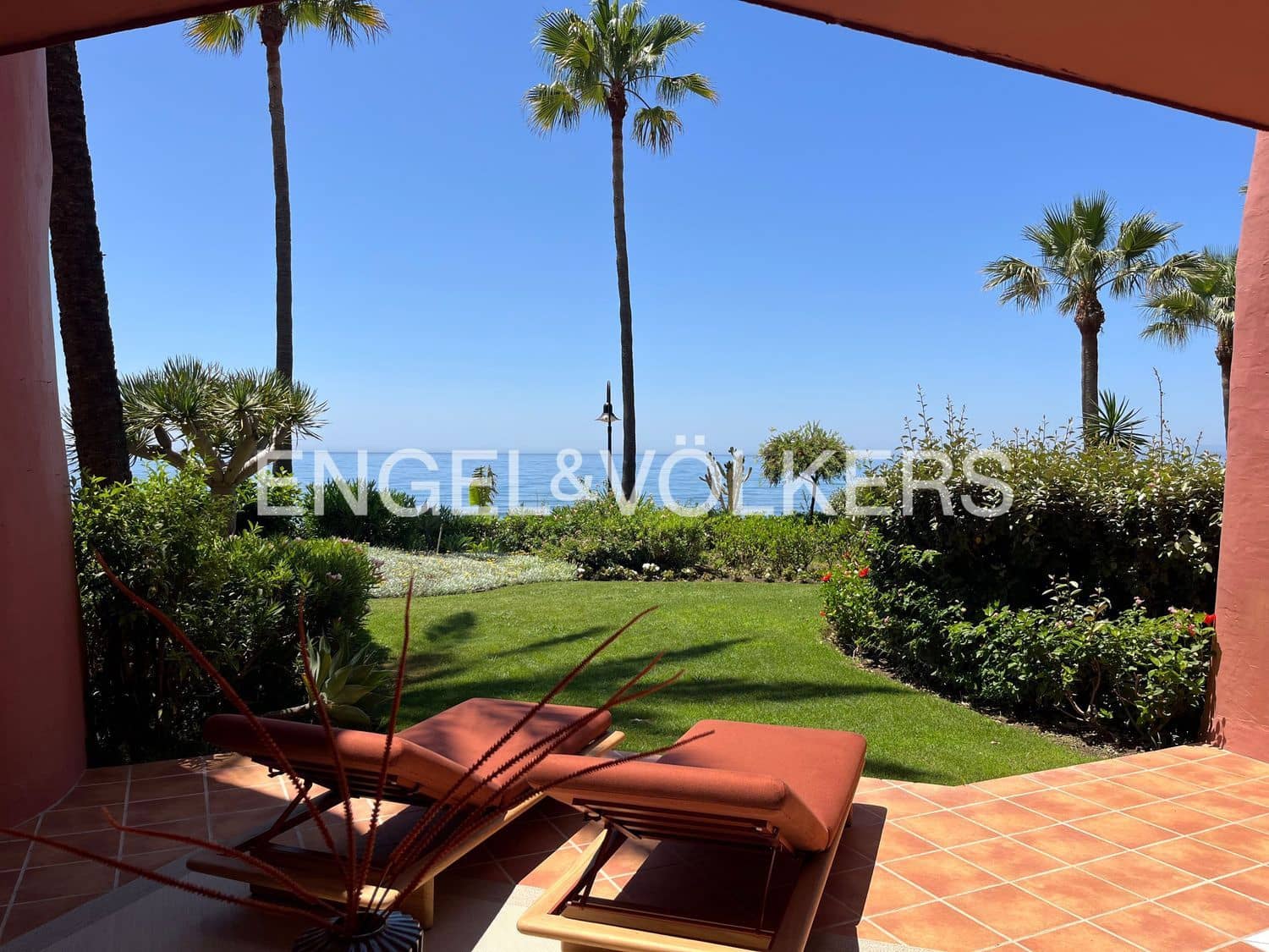 3 bedroom Apartment for sale in Guadalmansa with pool garage - € 2,350,000 (Ref: 9733506)