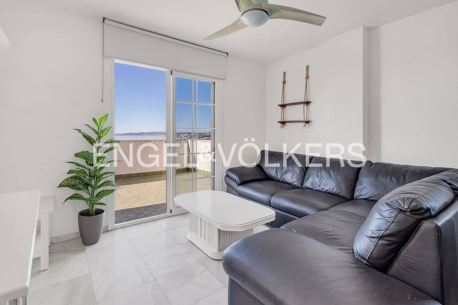 3 quarto Apartamento para venda em Estepona com piscina garagem - 650 000 € (Ref: 9733507)