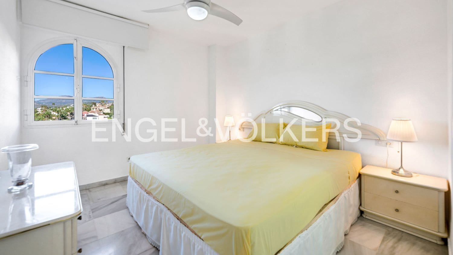 3 quarto Apartamento para venda em Estepona com piscina garagem - 650 000 € (Ref: 9733507)