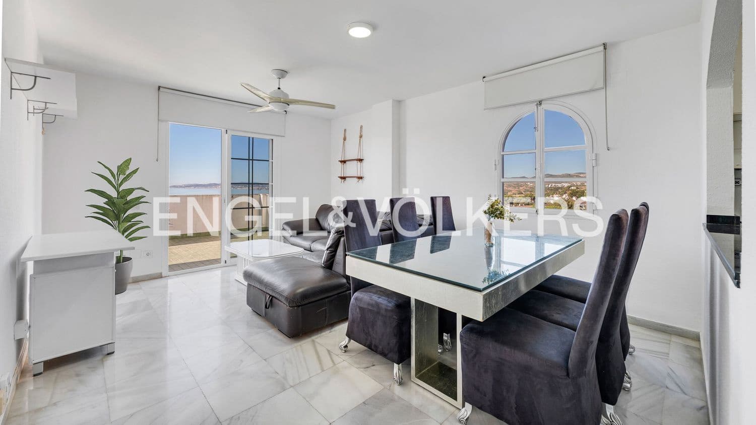 3 quarto Apartamento para venda em Estepona com piscina garagem - 650 000 € (Ref: 9733507)