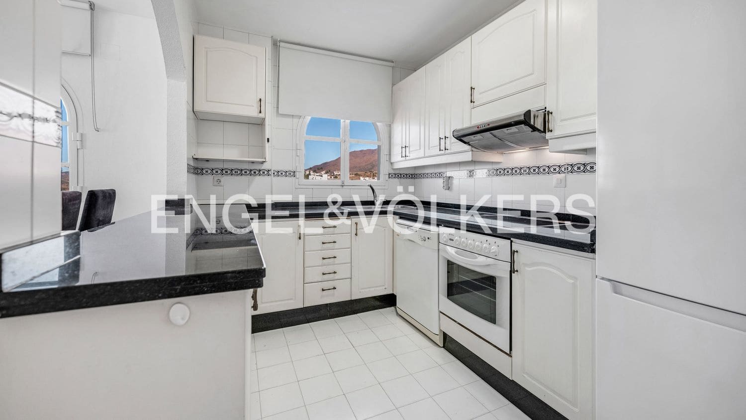 3 quarto Apartamento para venda em Estepona com piscina garagem - 650 000 € (Ref: 9733507)