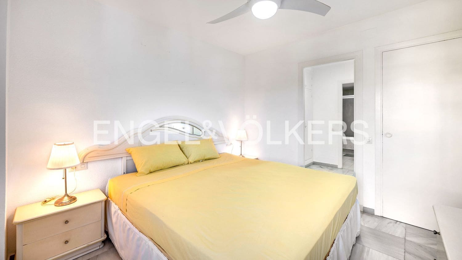 3 quarto Apartamento para venda em Estepona com piscina garagem - 650 000 € (Ref: 9733507)