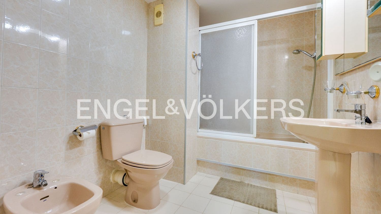 3 quarto Apartamento para venda em Estepona com piscina garagem - 650 000 € (Ref: 9733507)