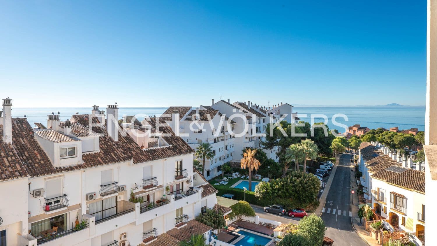 3 quarto Apartamento para venda em Estepona com piscina garagem - 650 000 € (Ref: 9733507)