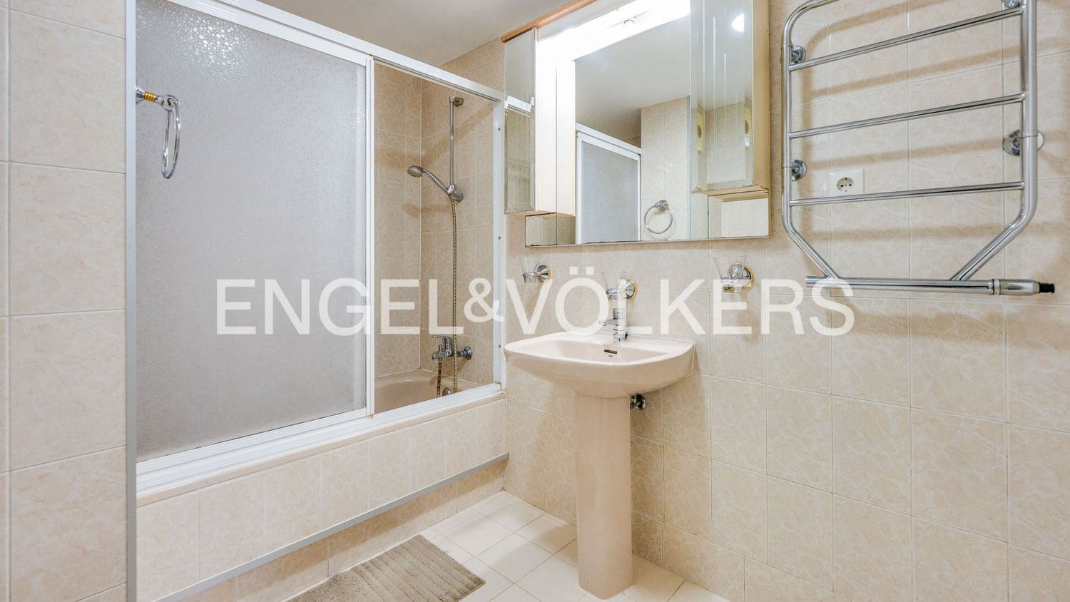 3 quarto Apartamento para venda em Estepona com piscina garagem - 650 000 € (Ref: 9733507)