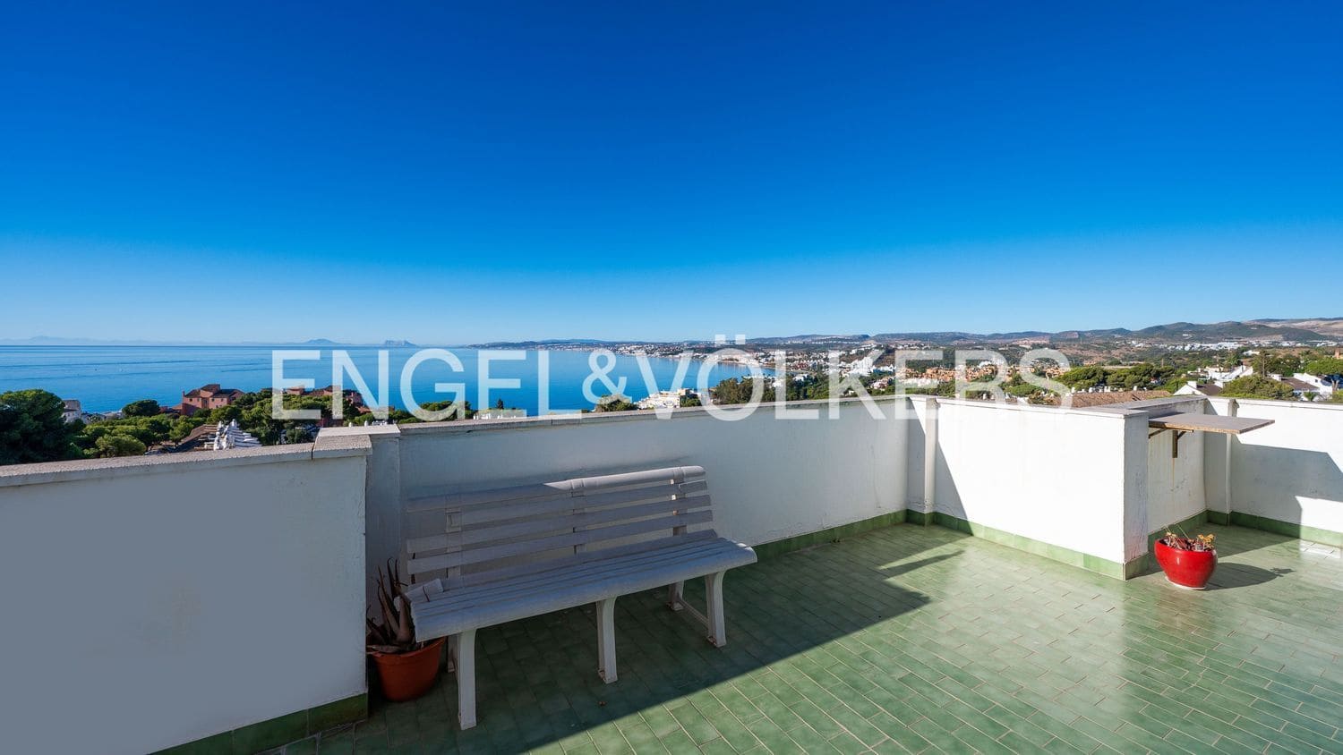 3 quarto Apartamento para venda em Estepona com piscina garagem - 650 000 € (Ref: 9733507)