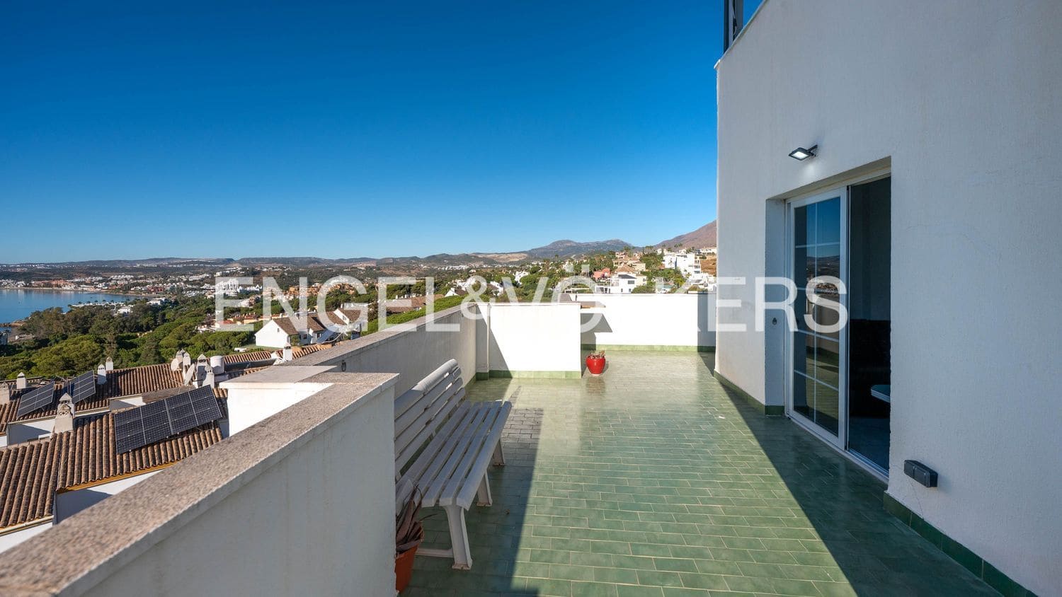 3 quarto Apartamento para venda em Estepona com piscina garagem - 650 000 € (Ref: 9733507)