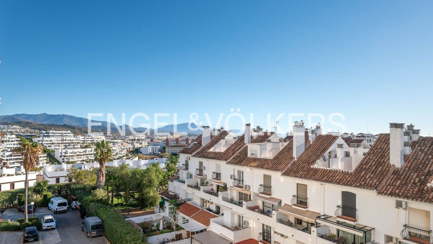 3 quarto Apartamento para venda em Estepona com piscina garagem - 650 000 € (Ref: 9733507)