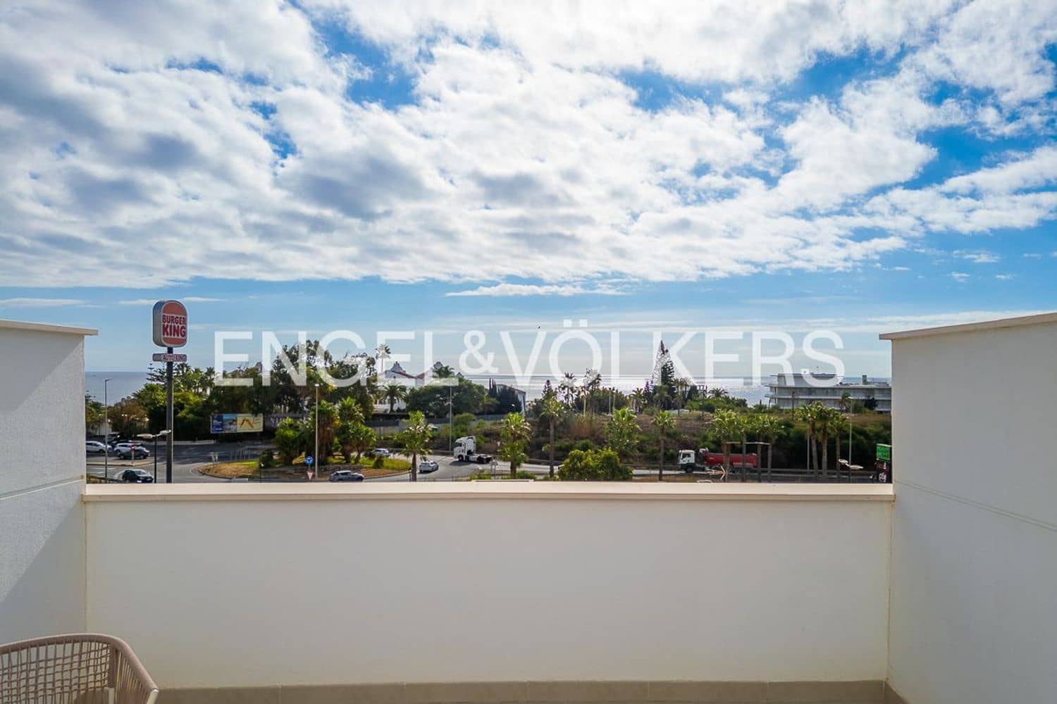 3 bedroom Apartment for sale in Estepona with pool garage - € 479,000 (Ref: 9733508)