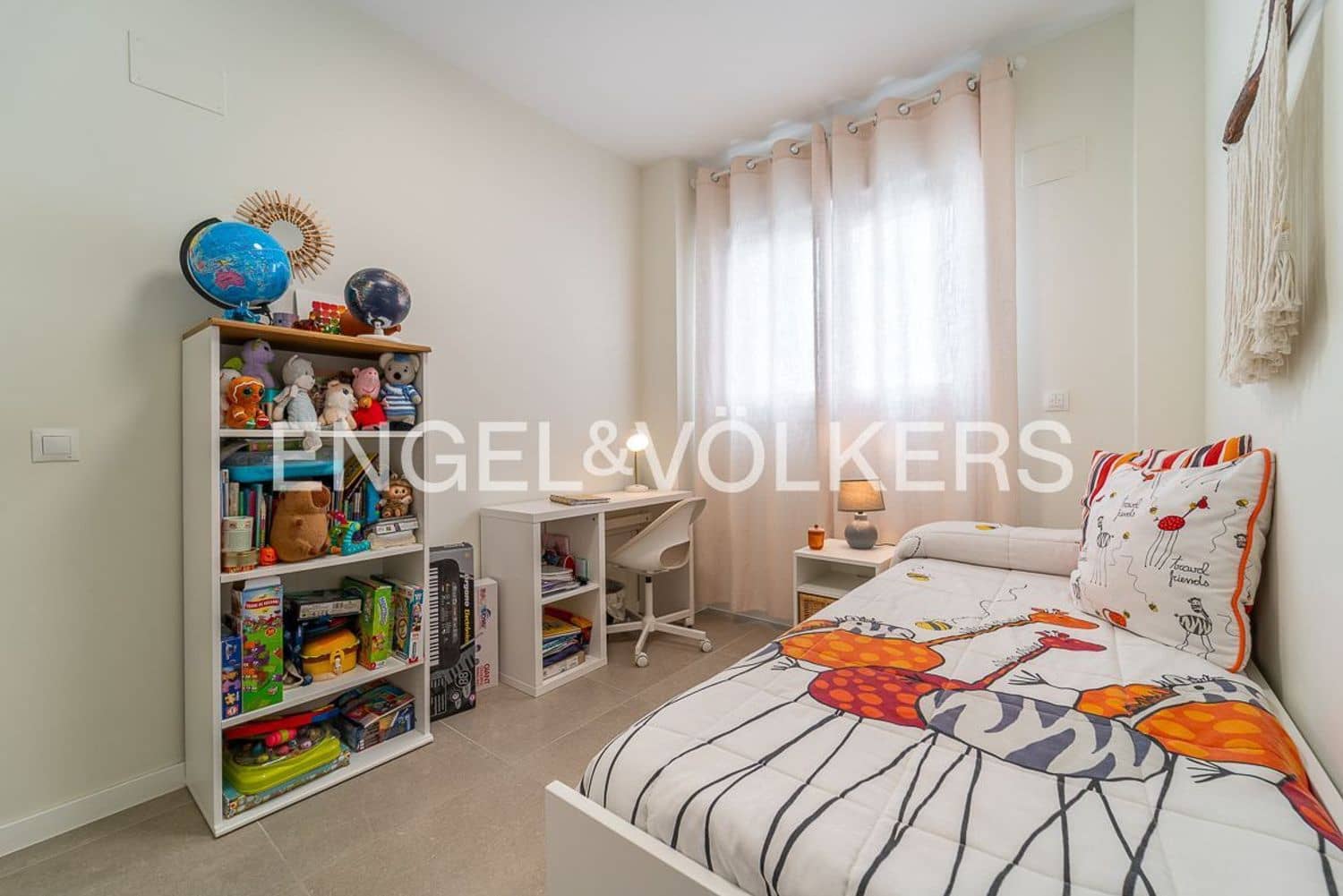 3 bedroom Apartment for sale in Estepona with pool garage - € 479,000 (Ref: 9733508)