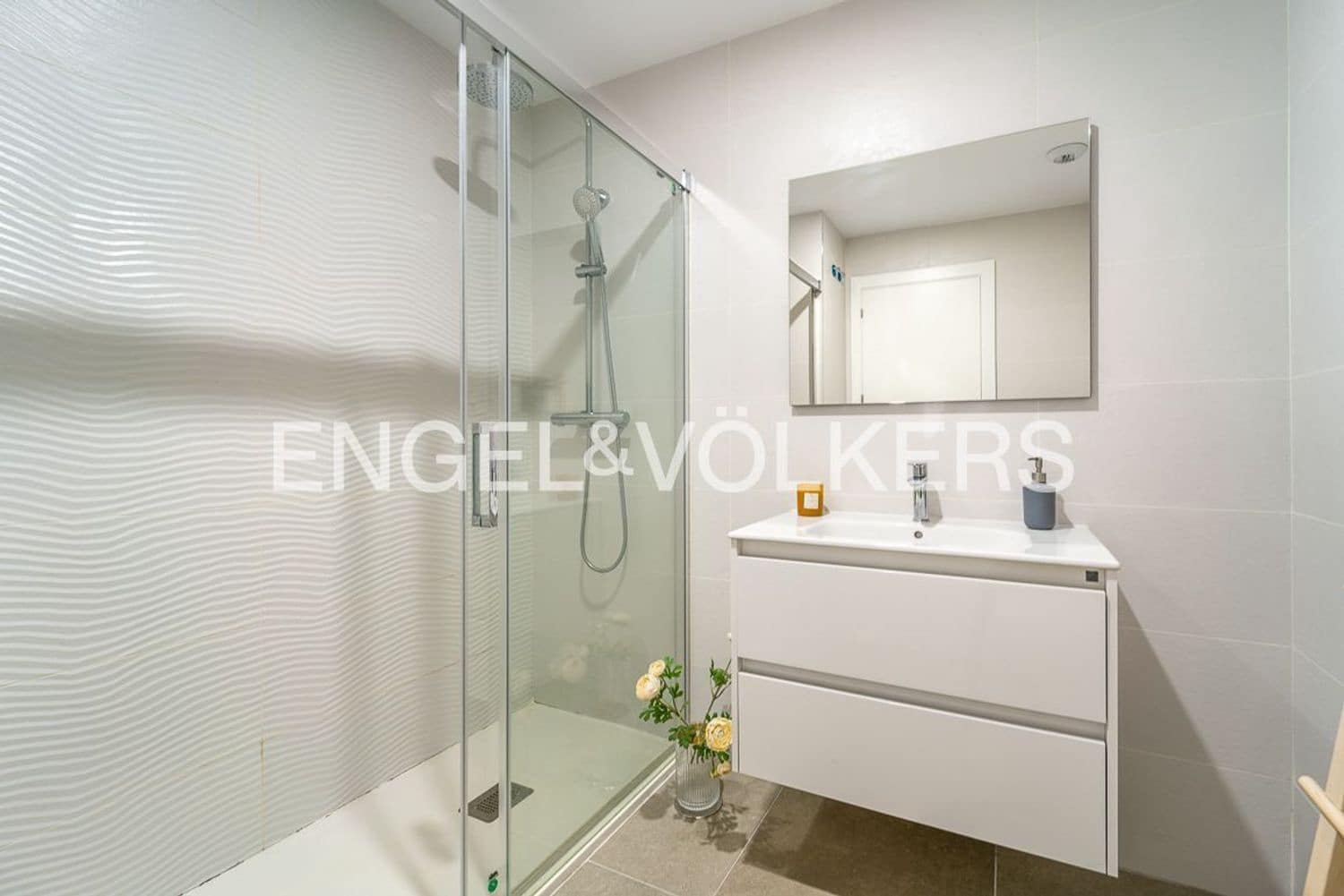 3 bedroom Apartment for sale in Estepona with pool garage - € 479,000 (Ref: 9733508)