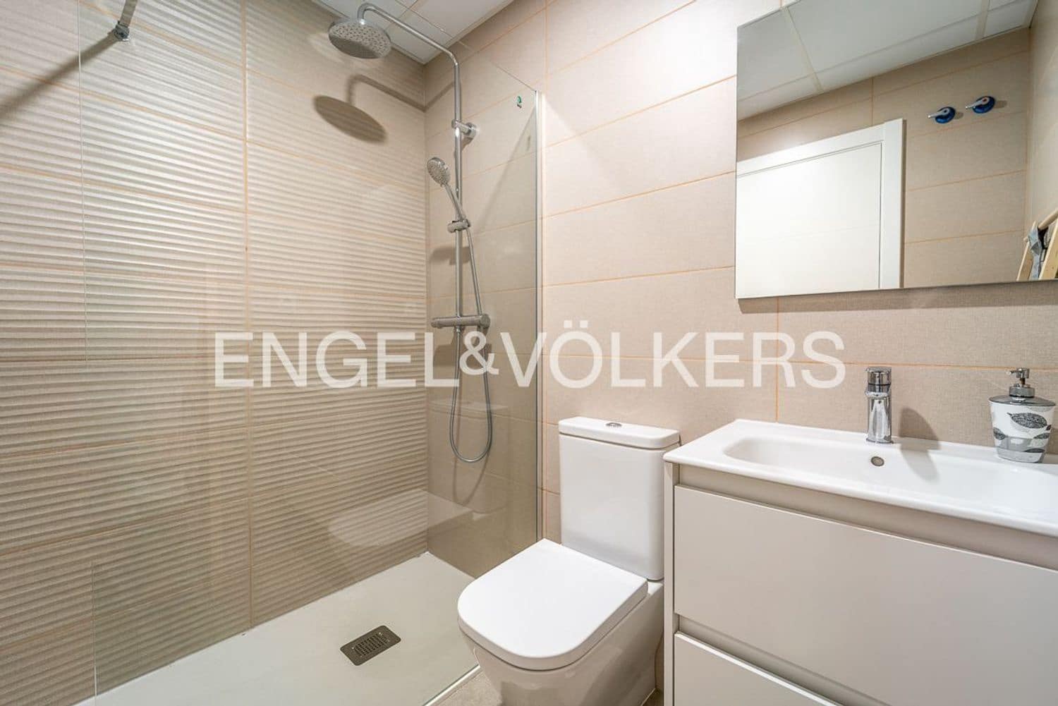 3 bedroom Apartment for sale in Estepona with pool garage - € 479,000 (Ref: 9733508)