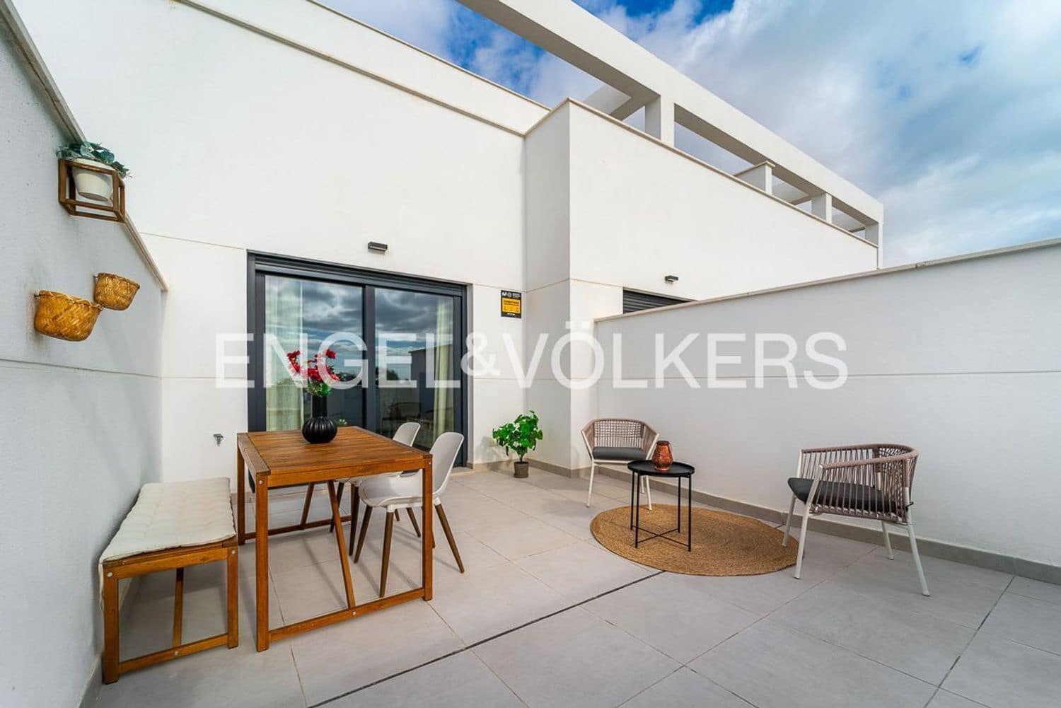 3 bedroom Apartment for sale in Estepona with pool garage - € 479,000 (Ref: 9733508)